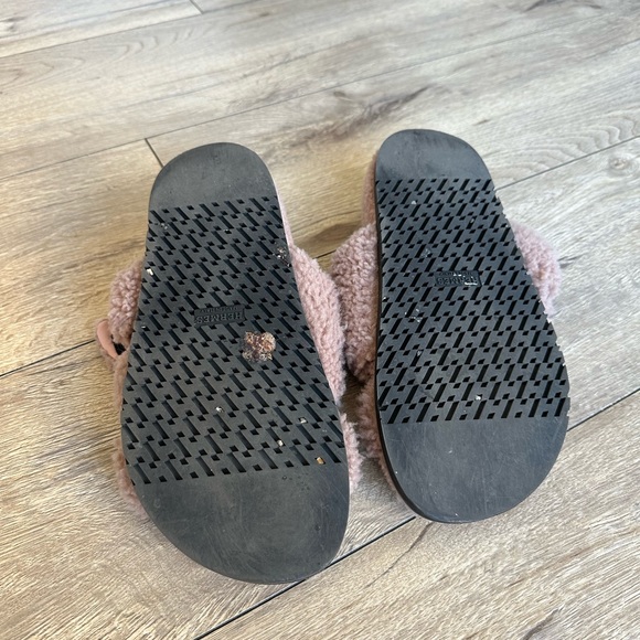 Hermes Rose Shearling Chypre Sandal - Picture 3 of 3